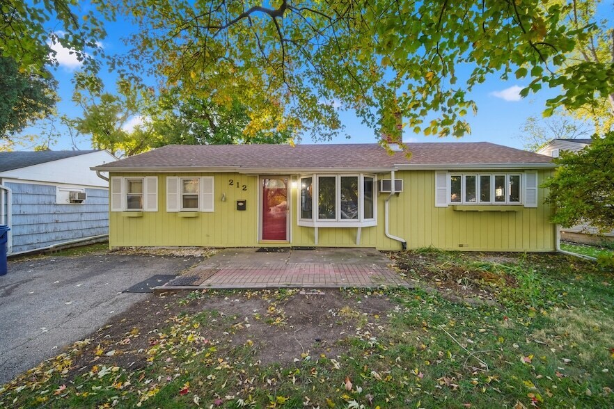 Foto principal - 212 N Knollwood Dr