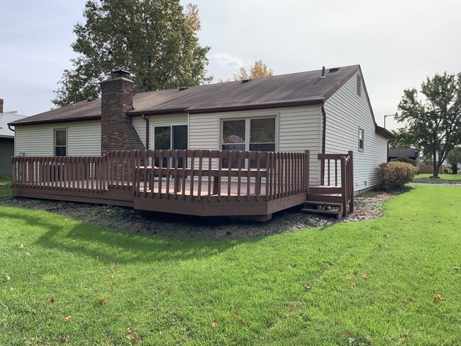 Building Photo - 179 Curly Smart Cir