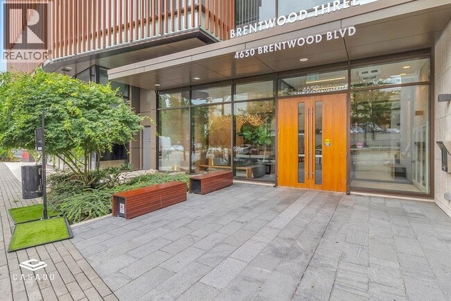 Photo du bâtiment - 4650-4650 Brentwood Blvd