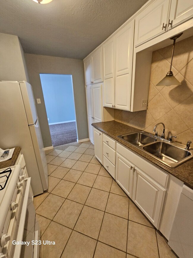 Foto del edificio - 908 NW 20th St