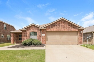 Building Photo - 2116 Meadow View Dr