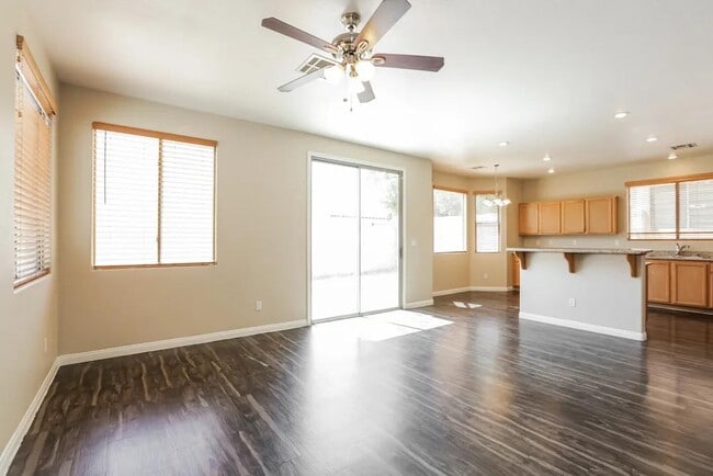 Building Photo - 9145 W Dorrell Ln