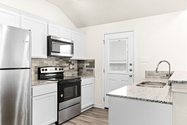 Building Photo - 305 Lost Trl