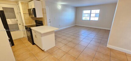 Building Photo - 1851 NE 168th St