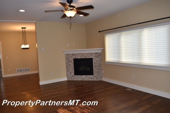 Foto del edificio - Modern luxury home near Valley West Park