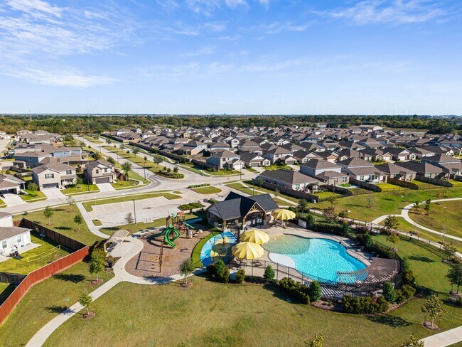 Foto del edificio - 5742 Aurora Grns Ln