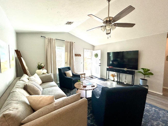 Foto del edificio - 2308 Heatherfield Ln