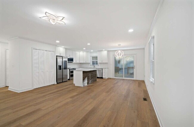 Foto del edificio - Updated 3-Bed Ranch w/ Modern Touches in D...