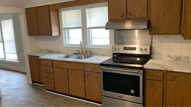 Foto del edificio - 313 E Newkirk St