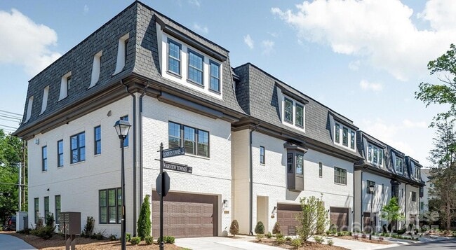Building Photo - 5505 Closeburn Rd