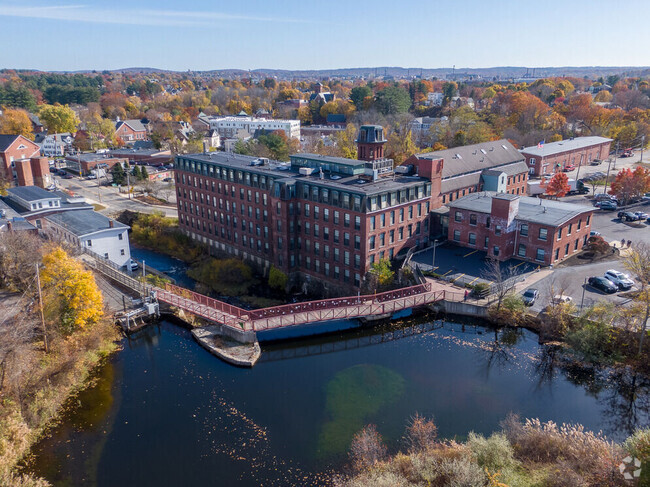 Building Photo - Mill Falls