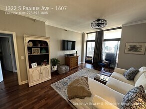Building Photo - 1322 S Prairie Ave