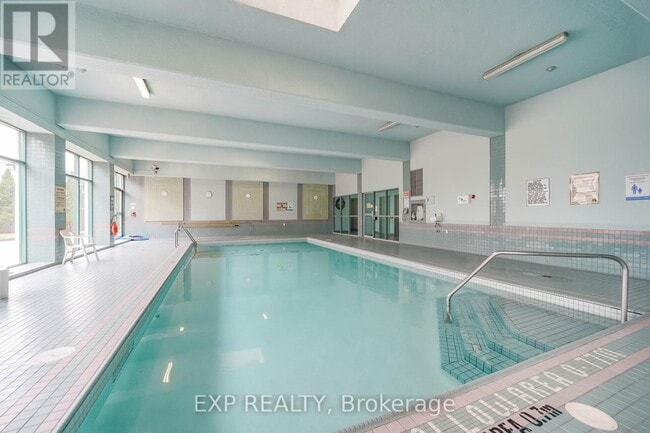 Photo du bâtiment - 4450-4450 Tucana Ct