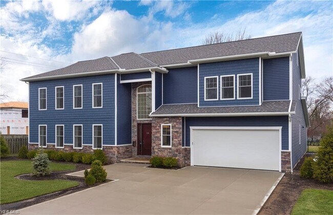 Building Photo - 24331 Maidstone Ln