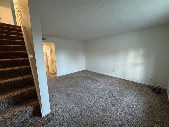 Building Photo - 107 Grogan Cir