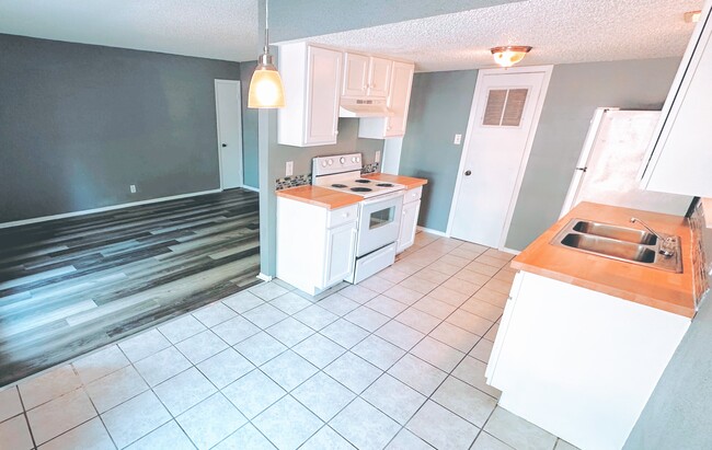 Building Photo - Willowrun B