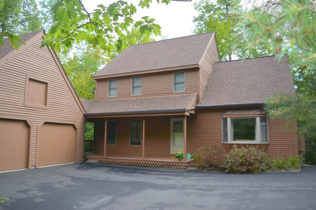 Building Photo - 10 Turner Brae Rd