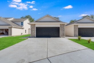 Building Photo - 4312 N Sandplum St