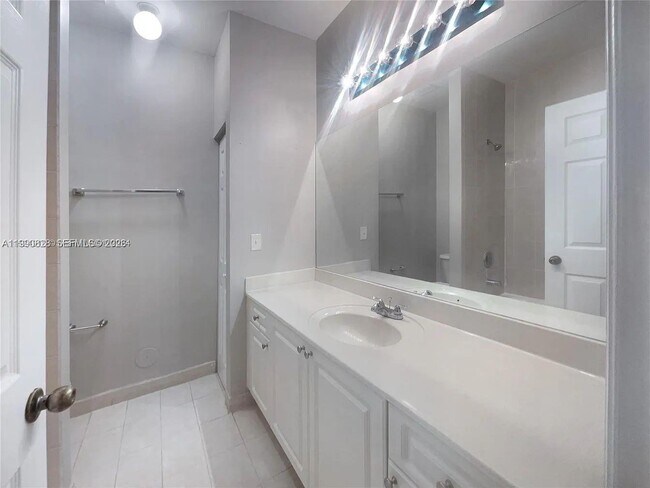 Foto del edificio - 2730 NE 4th St