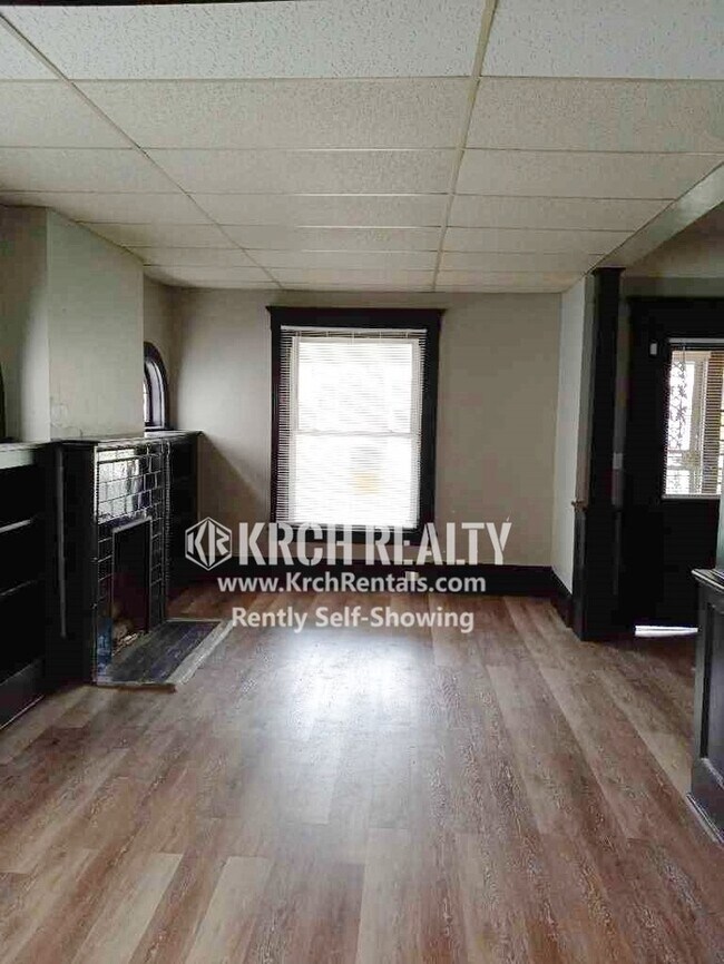Building Photo - Cozy 5-Bedroom 3-Bathroom Home!