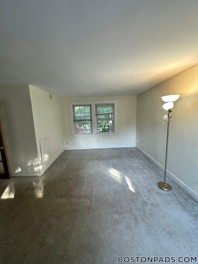 Building Photo - 256 Lowell Ave