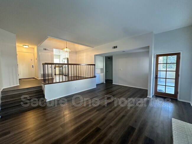 Foto del edificio - 3264 Darby St