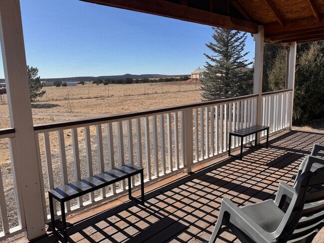 Foto del edificio - 3 Bedroom, 2 Bathroom Home in Moriarty, NM