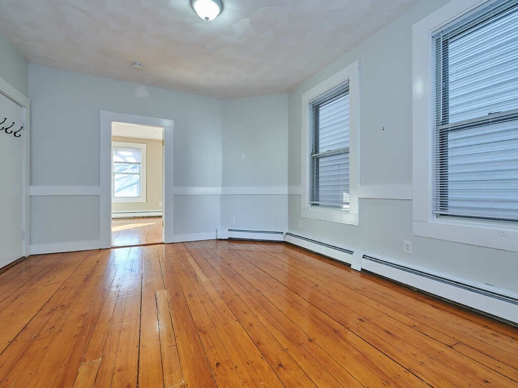 *Pictures are representative samples of the advertised unit. In some cases, the actual units you to - 26 Concord St