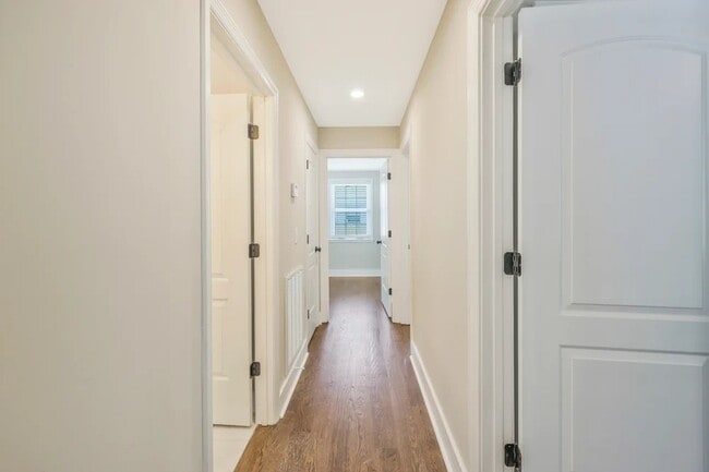 Foto del edificio - 5008 Suter Dr