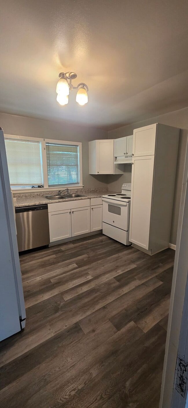 Building Photo - Welcome to 10002_BELMONT, a charming 3-bed...