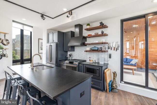 Building Photo - 715 E Passyunk Ave