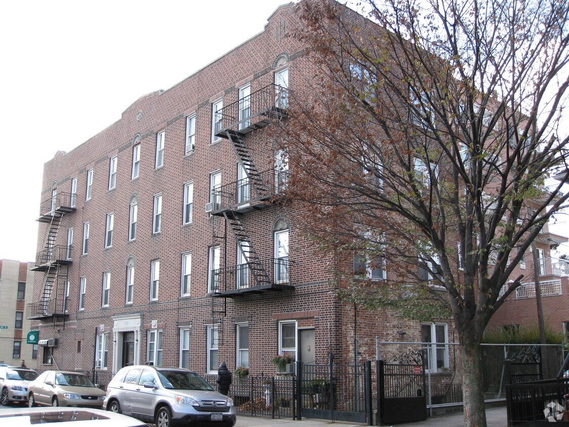 Foto principal - 151 Avenue O