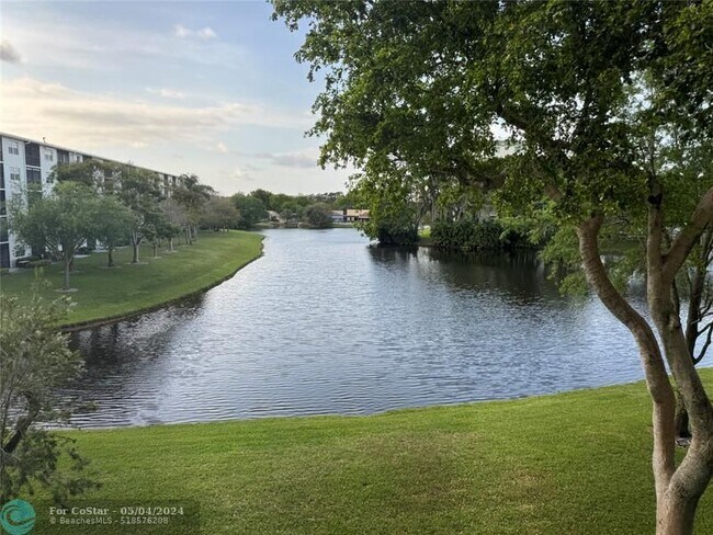 Foto del edificio - 2238 N Cypress Bend Dr