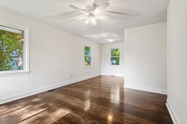 Foto del edificio - 577 Harpersville Rd
