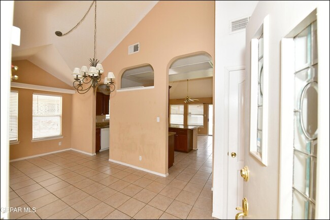 Building Photo - 7737 Plaza Azul Rd