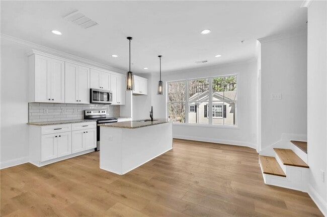 Foto del edificio - 201 Riverstone Commons Cir