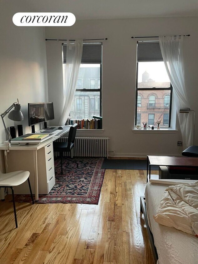 Foto del edificio - 131 W 116th St