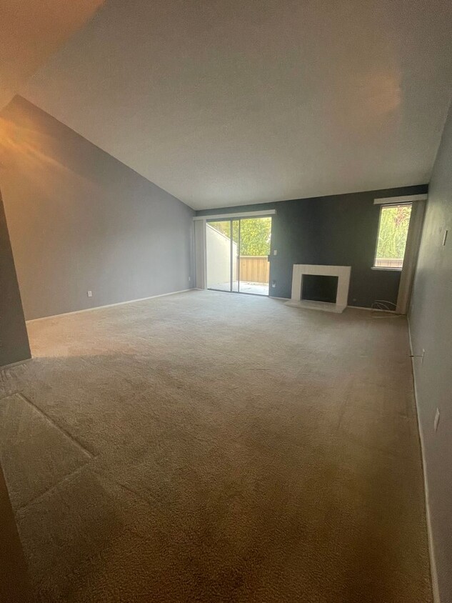 Primary Photo - 2 Bedroom Upper Level Condo on Sonoma's Ea...