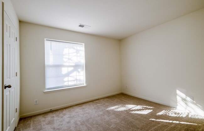 Building Photo - Woodwind Villa Apartments