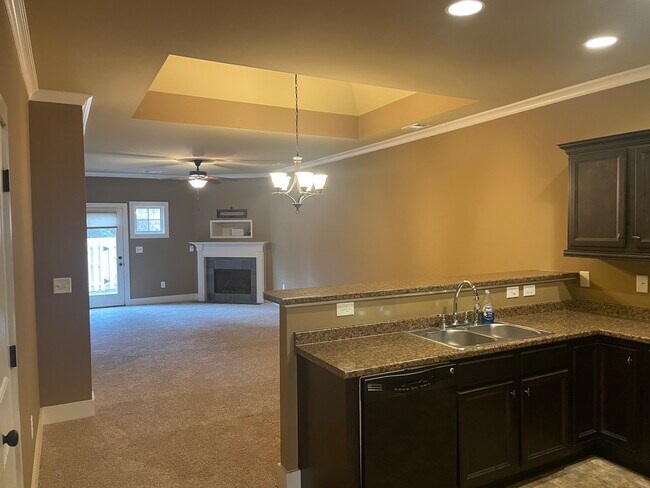 Foto del edificio - 627 Flag Cir