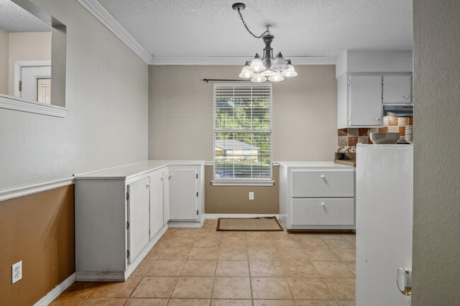 Building Photo - 3014 Windsor Cir