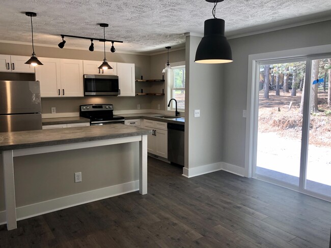 Foto del edificio - 503 Longleaf Rd