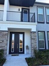 Building Photo - 2117 Broome St