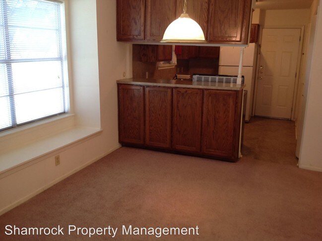Building Photo - 2 br, 1.5 bath House - 7308-A Sanger Ave.