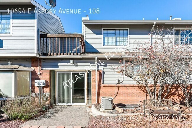 Building Photo - Spacious 3-bedroom, 3 1/2 bath townhome ne...