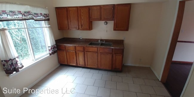 Building Photo - 6 br, 2.5 bath House - 11445 Kenmoor St