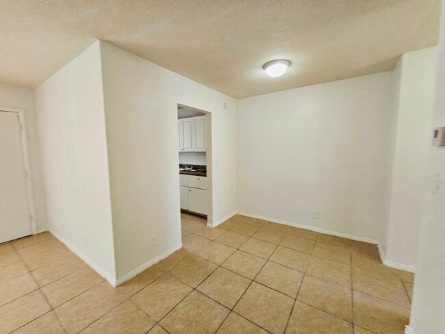 Building Photo - 4760 NW 24th Ct
