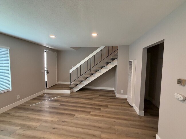 Foto del edificio - 2610 Phipps Ave