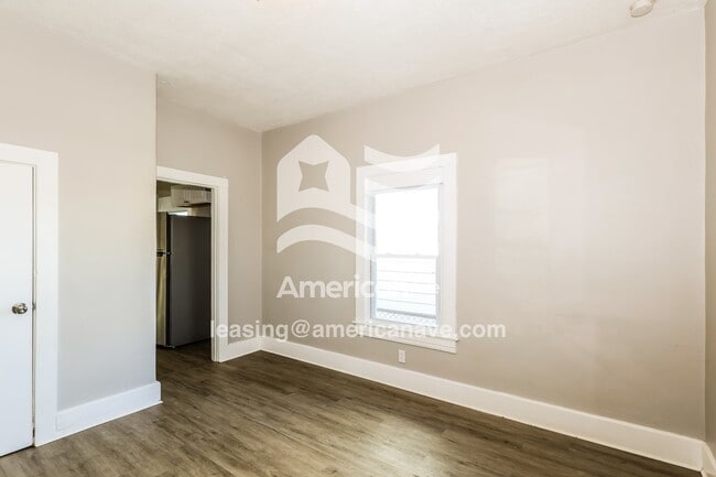 Foto del edificio - 624 Dresden Ave