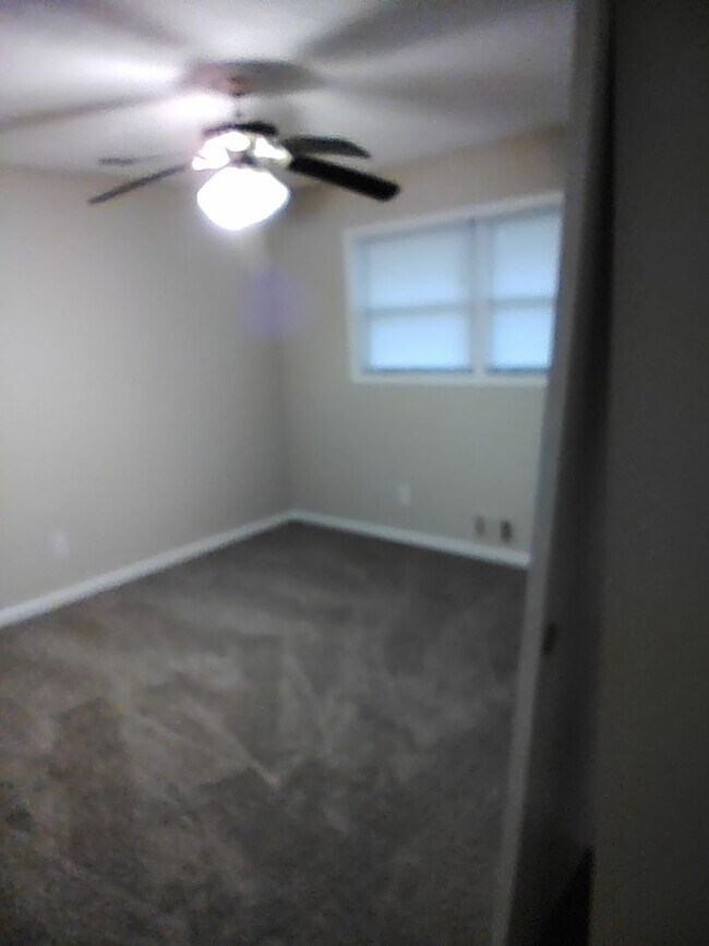 Foto del edificio - AMAZING 3 BEDROOM HOME READY TO MOVE INTO!...